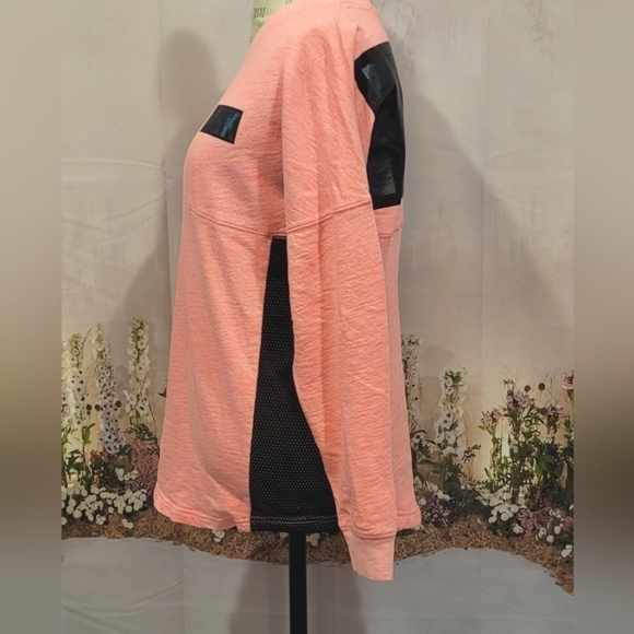 Pink by Victoria's Secret Sweatshirt 💗 - Picture 4 of 10